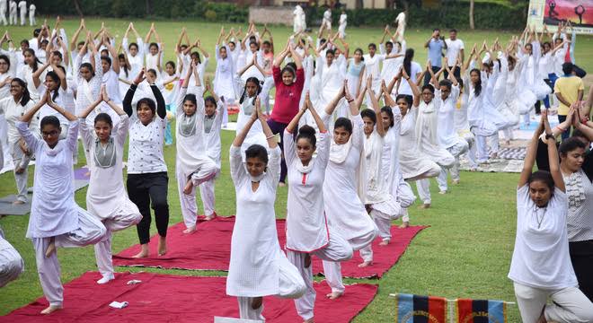yoga classes for school students