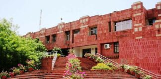 JNU STUDENTS CLASH TOGETHER OVER ELECTION COMMITTEE DISPUTE